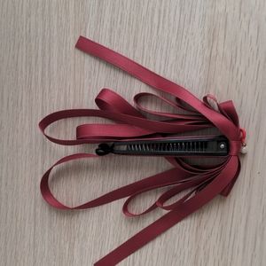 Hair clip red
